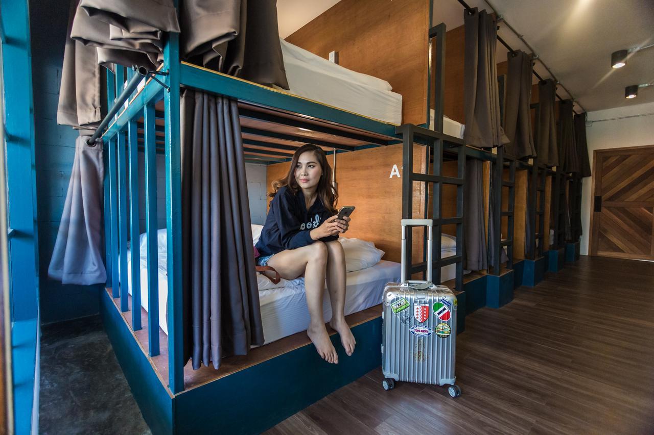 Funwahn Hostel And Cafe Chiang Mai Zewnętrze zdjęcie