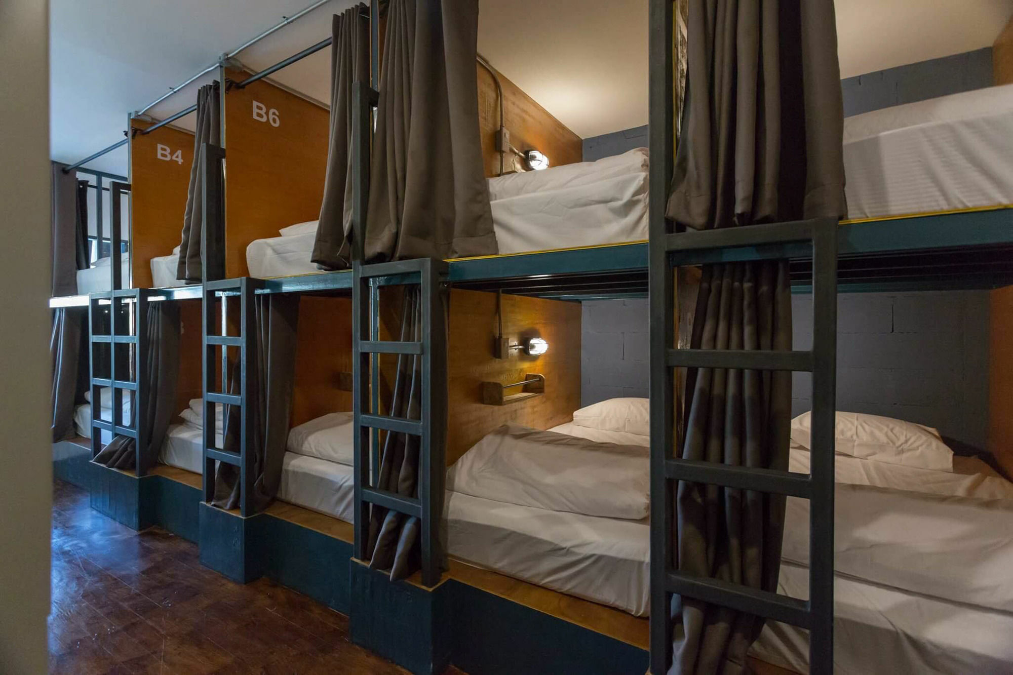 Funwahn Hostel And Cafe Chiang Mai Zewnętrze zdjęcie