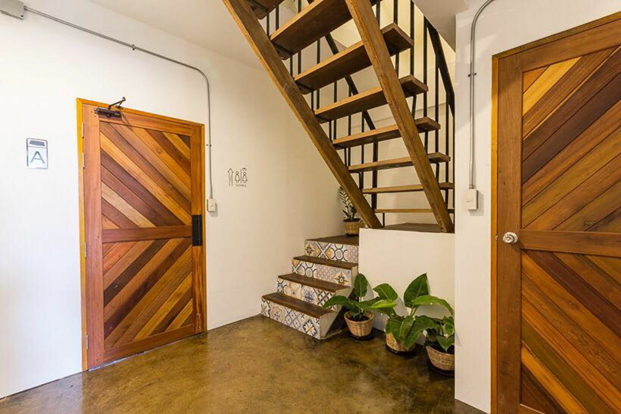 Funwahn Hostel And Cafe Chiang Mai Zewnętrze zdjęcie