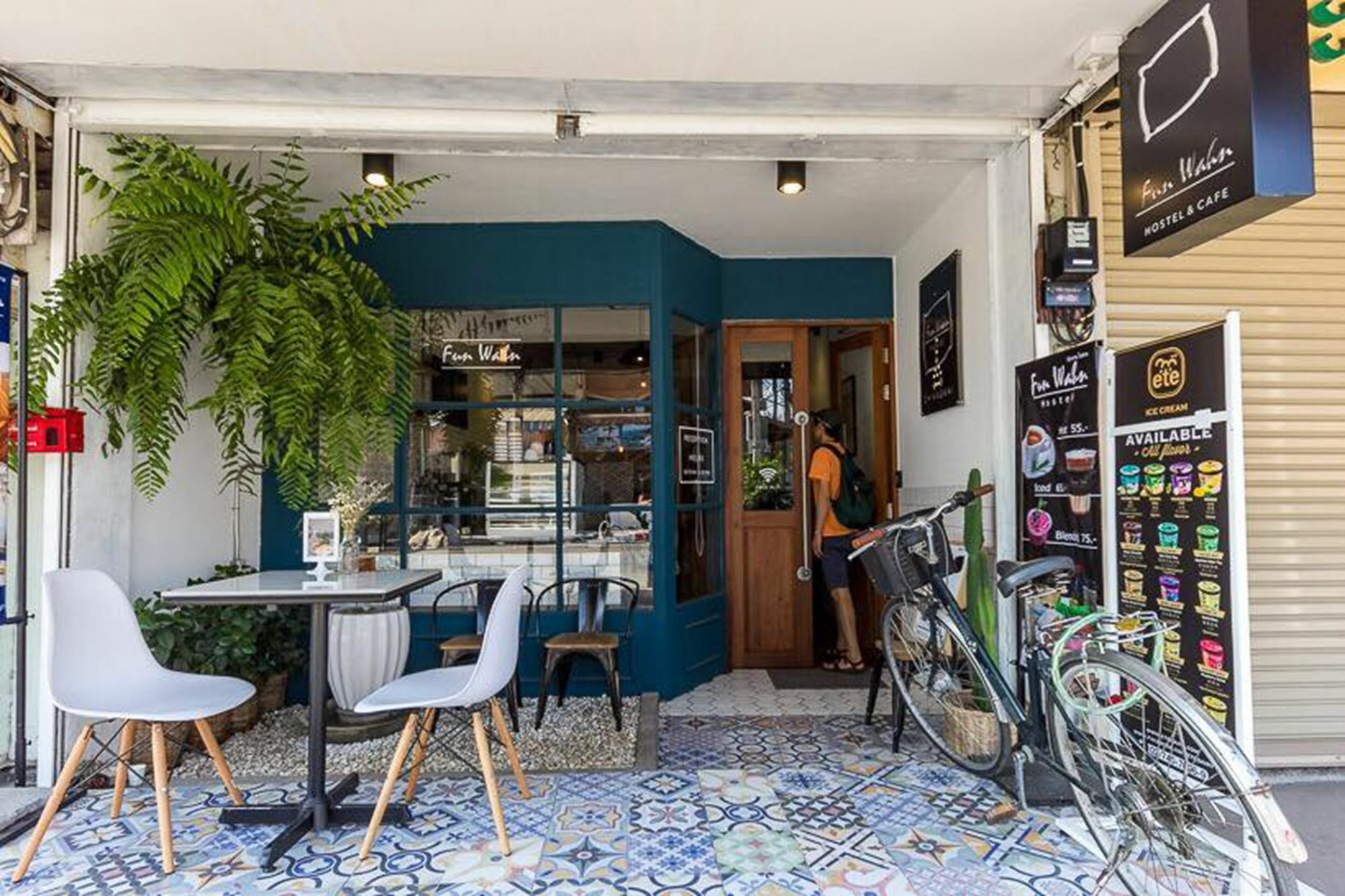 Funwahn Hostel And Cafe Chiang Mai Zewnętrze zdjęcie