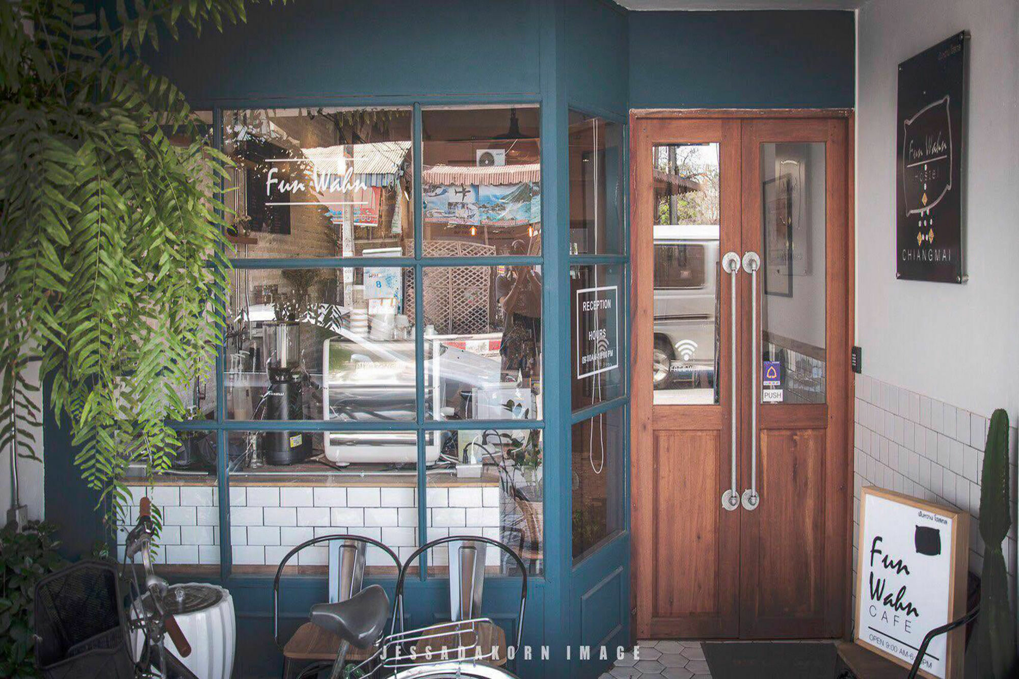 Funwahn Hostel And Cafe Chiang Mai Zewnętrze zdjęcie